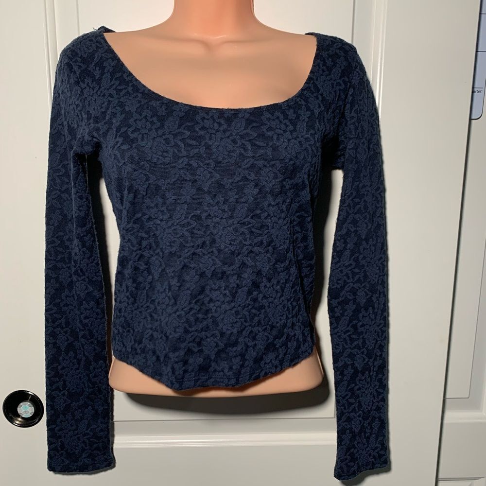 American Eagle Floral Lace Crop Top